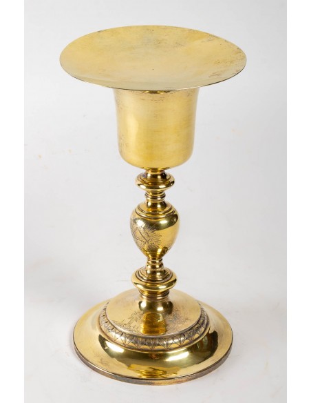 Chalice and its paten.