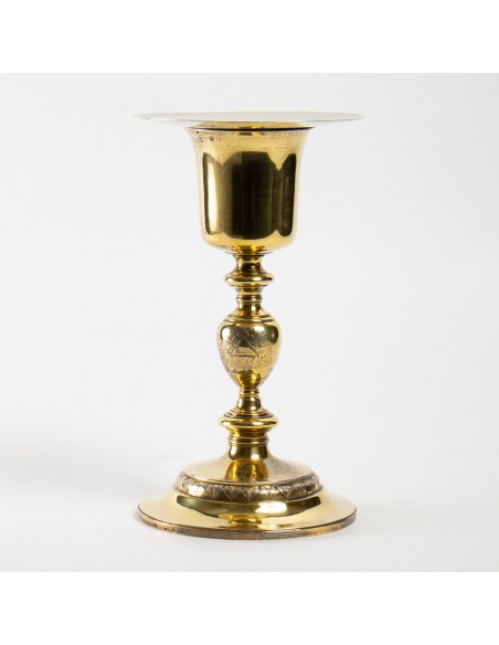 Chalice and its paten.