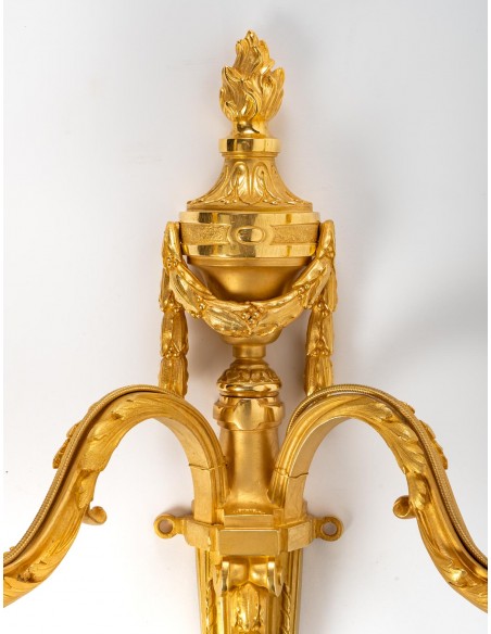 Paire d'appliques de style Louis XVI.  XIXe siècle.