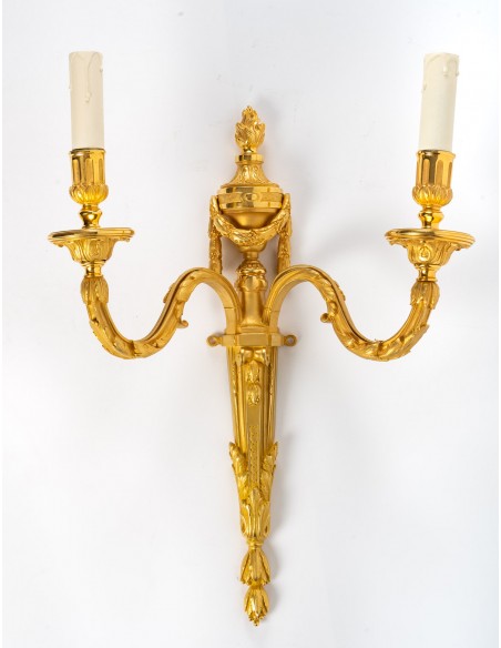 Paire d'appliques de style Louis XVI.  XIXe siècle.