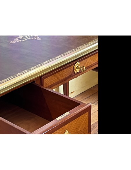 A Louis XV Style Desk. 19th century.
