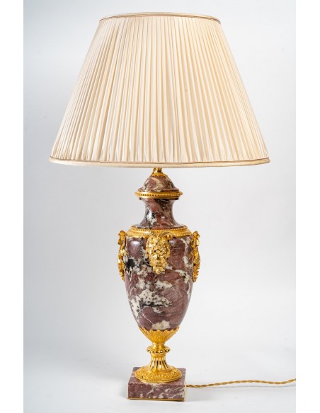 Paire de cassolettes d'époque Napoléon III (1851 - 1870) montées en lampes.  XIXe siècle.