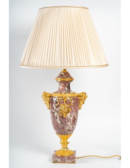 Paire de cassolettes d'époque Napoléon III (1851 - 1870) montées en lampes.  XIXe siècle.