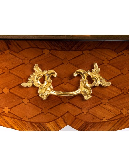 Paire de chevets de style Louis XV.  XXe siècle.