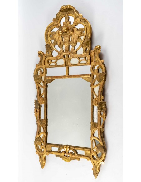 Grand miroir à parecloses d'époque Louis XV (1724 - 1774).  XVIIIe siècle.