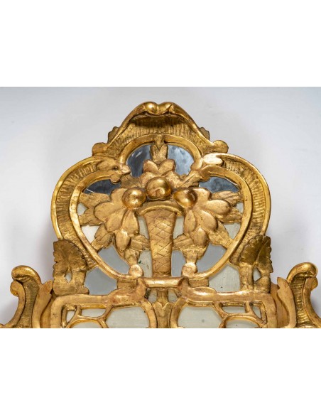 Grand miroir à parecloses d'époque Louis XV (1724 - 1774).  XVIIIe siècle.