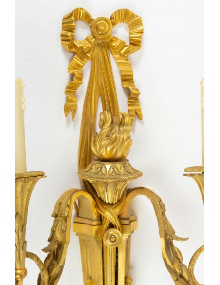 Paire d'appliques de style Louis XVI. XIXème siècle.