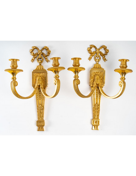 A Pair of Wall - Lights in Louis XVI Style.  XXe siècle.