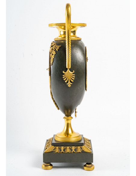 Pendule d'époque 1er Empire (1804 - 1815).  XIXe siècle.