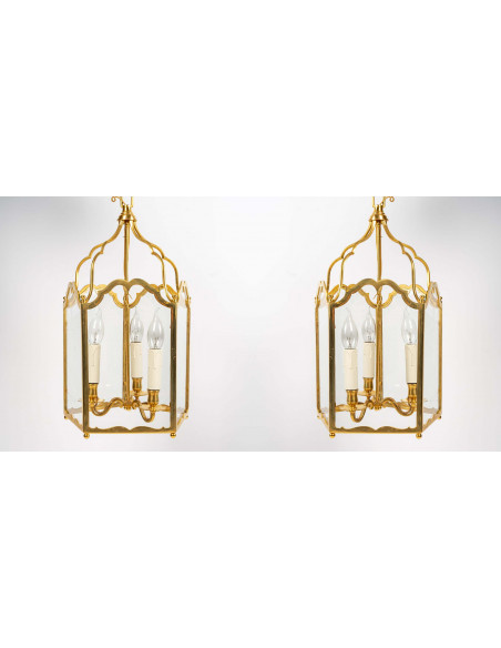 Paire de lanternes de style Louis XV.  XXe siècle.