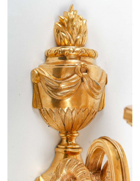 Paire d'appliques de style Louis XVI.  XIXe siècle.