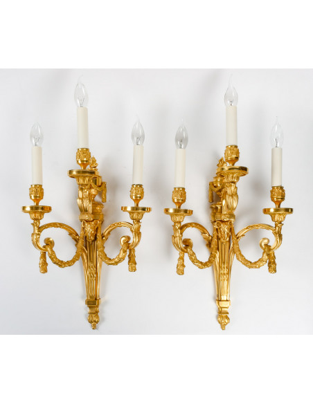 Paire d'appliques de style Louis XVI.  XIXe siècle.