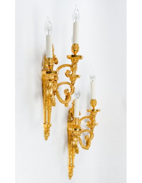 Paire d'appliques de style Louis XVI.  XIXe siècle.