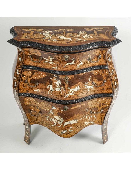Commode italienne.  XIXe siècle.