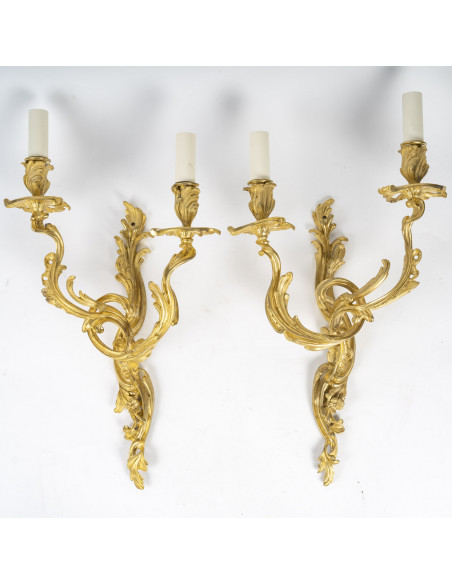 Paire d'appliques de style Louis XV.  XIXe siècle.