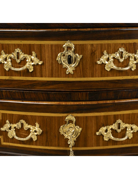 Commode d'époque Louis XV (1724 - 1774).  XVIIIe siècle.