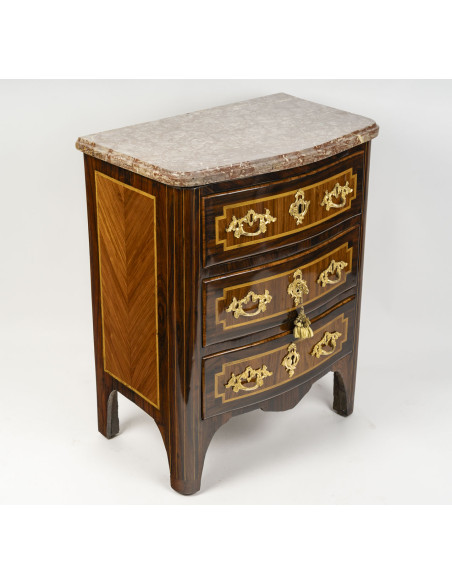 Commode d'époque Louis XV (1724 - 1774).  XVIIIe siècle.