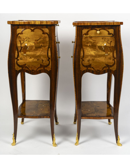Paire de chevets de style Louis XV.  XIXe siècle.