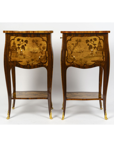 Paire de chevets de style Louis XV.  XIXe siècle.