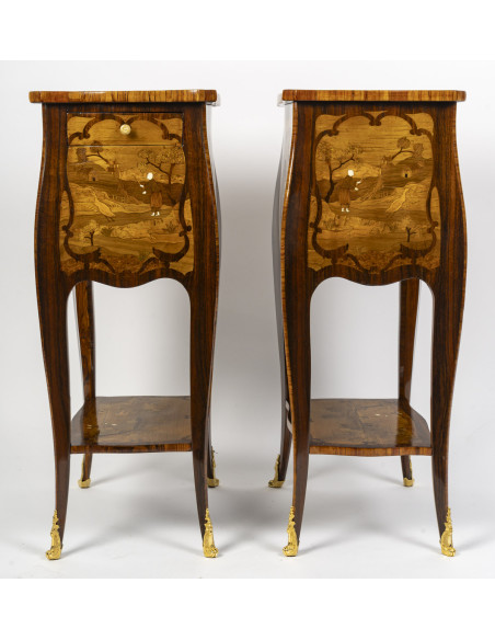 Paire de chevets de style Louis XV.  XIXe siècle.