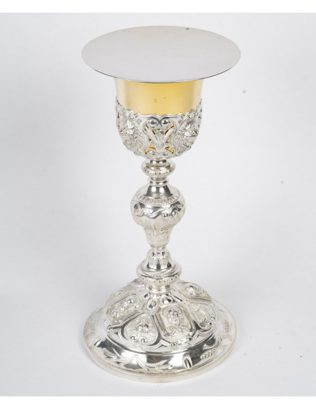 Calice avec patène à décor de symboles lithurigiques, d'époque XIXème.