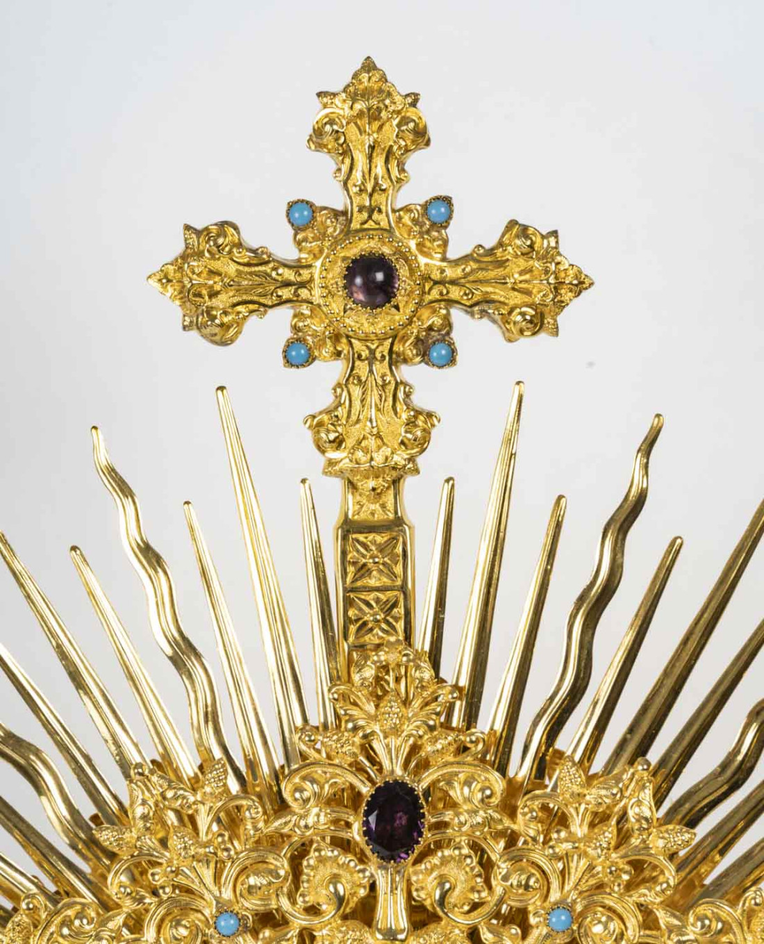 Ostensoir.  XIXe siècle. Ostensoir.  XIXe siècle.