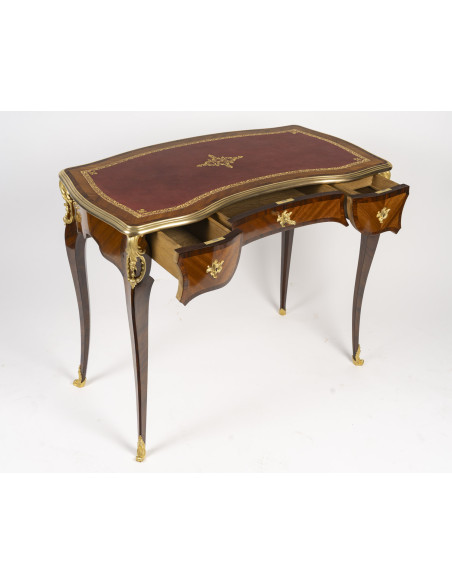 Bureau de dame de style Louis XV, d'époque Napoléon III (1848-1870)