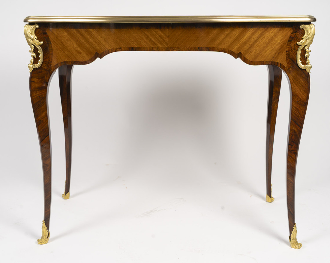 Bureau de dame de style Louis XV,... Bureau de dame de style Louis XV,...
