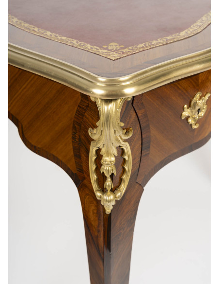Bureau de dame de style Louis XV, d'époque Napoléon III (1848-1870)