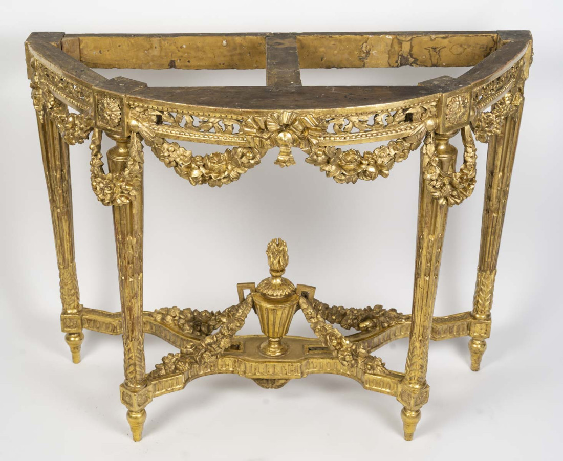 Large console table in sculpted and... Large console table in sculpted and...