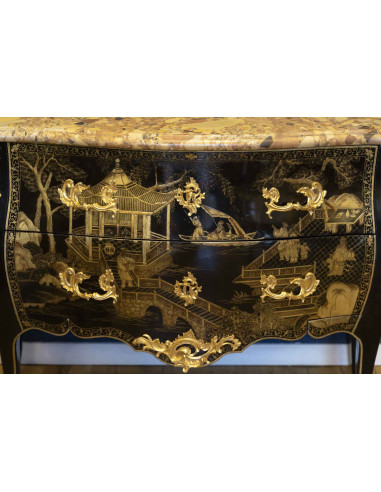 Commode à decor de la chine XIXéme...