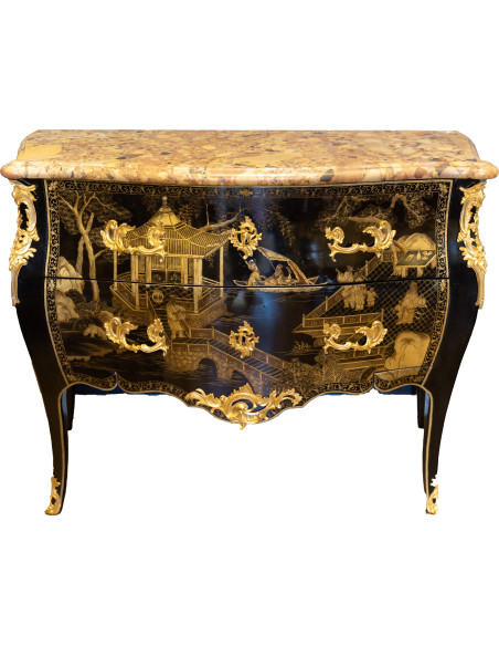 Commode à decor de la chine XIXéme siècle