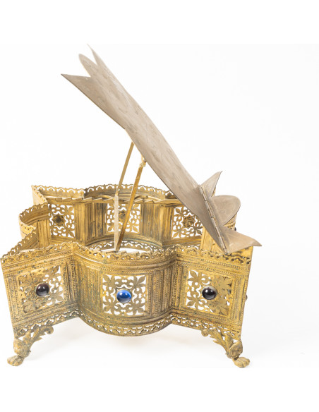 Pupitre d'autel ou Thabor de style néogothique. XIXème siècle.