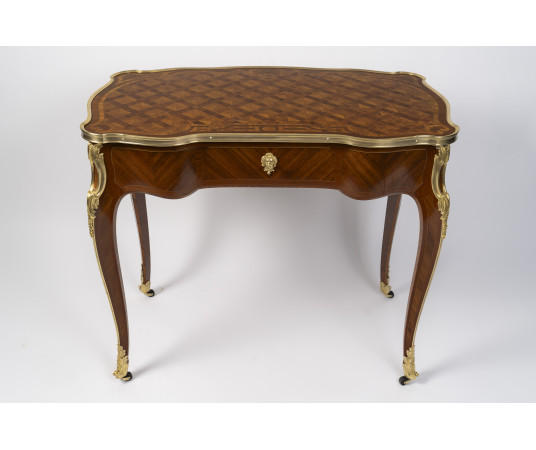 Bureau de dame de style...