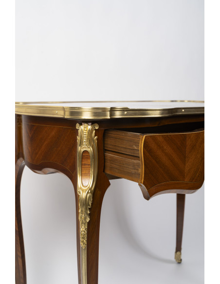 Bureau de dame de style Louis XV, d'époque Napoléon III (1848-1870)