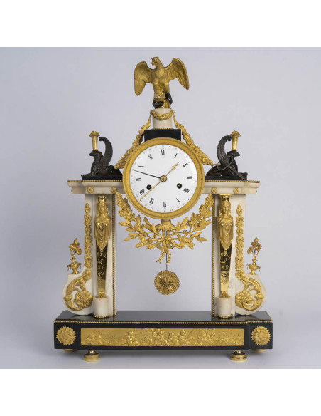 Pendule portique d'époque Louis XVI . XVIIIème siècle.