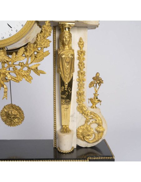 Pendule portique d'époque Louis XVI . XVIIIème siècle.