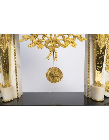 Pendule portique d'époque Louis XVI . XVIIIème siècle.
