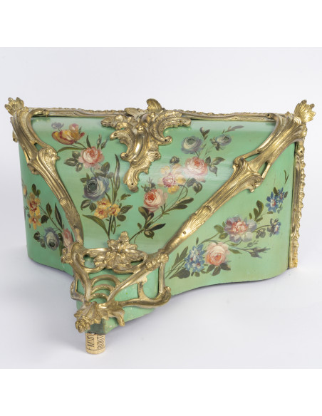 Bronze wall sconce with floral decoration, Louis XV period (1724–1774), 18th century.