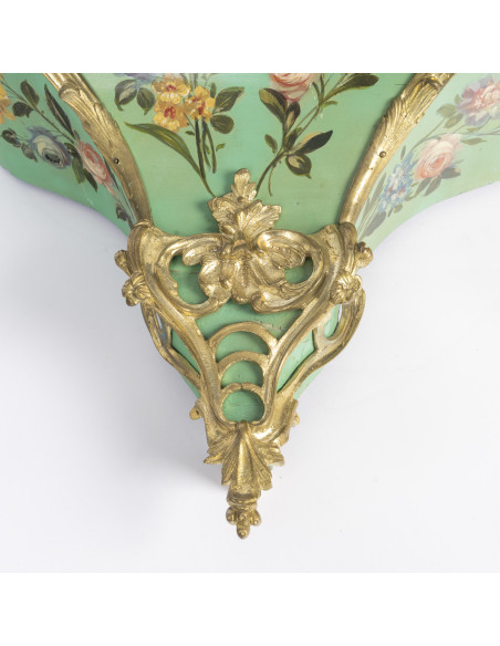 Bronze wall sconce with floral decoration, Louis XV period (1724–1774), 18th century.