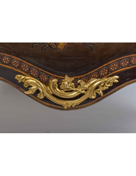 A Napoleon III period (1848 - 1870) commode. 19th century.