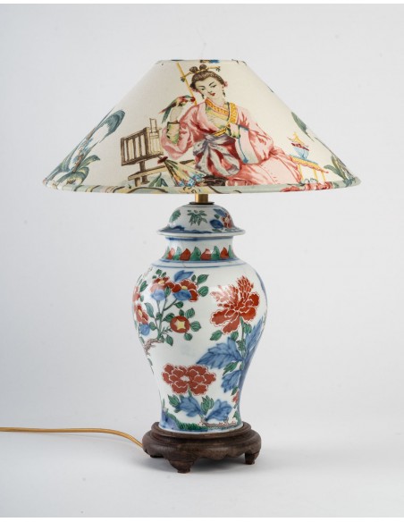 Lampe en porceleine de la chine.XIXème siècle.